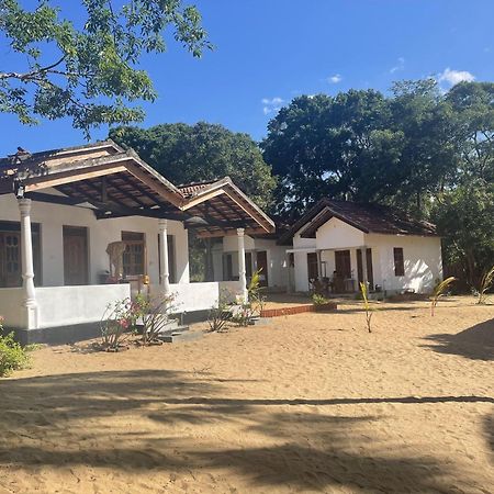Coconut Hill Arugam Bayホステル エクステリア 写真